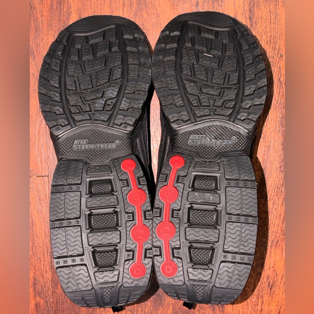 Nike size 15 air maxes - Picture 11 of 11